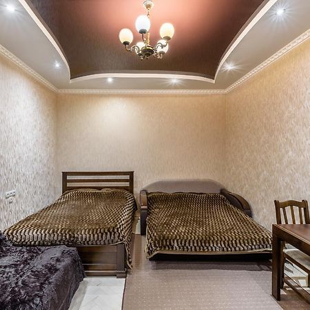 Stepana Bandery Str. 19 Apartman Lviv Kültér fotó