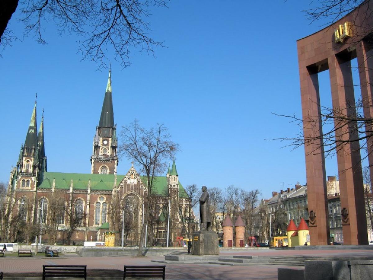 Stepana Bandery Str. 19 Apartman Lviv Kültér fotó