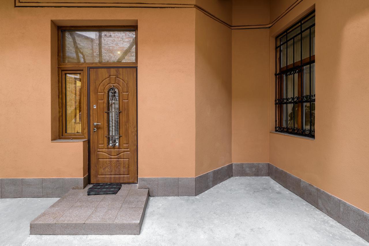 Stepana Bandery Str. 19 Apartman Lviv Kültér fotó